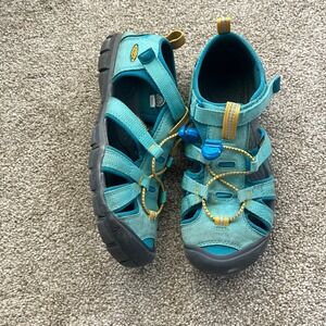 Keen Kids' Teal and Yellow Adventure Hiking Outdoor Sandals Size 5